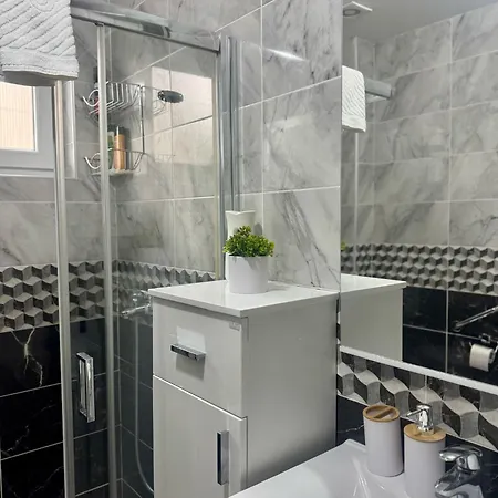 Ponte Jv Apartment *